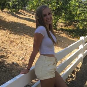 Meet your Posher, Delaina